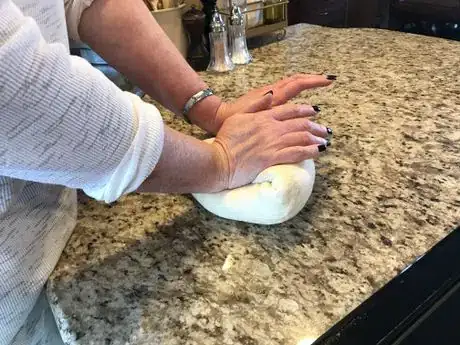 Image titled Knead dough 5min