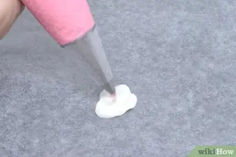 Image titled Make Icing Flowers Step 14