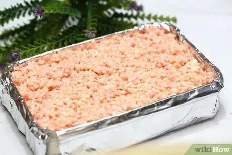 Image titled Make Layered Rice Krispie Treats Step 18