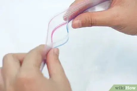 Image titled Kill Gnats Using a Ziplock Freezer Bag Step 3