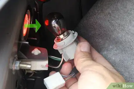 Image titled Fix a Burned Out Signal Bulb Step 8
