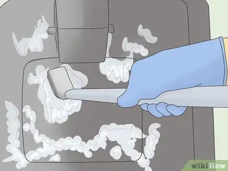 Image titled Clean a Garbage Can Step 8