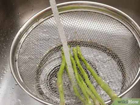 Image titled Clean Asparagus Step 1