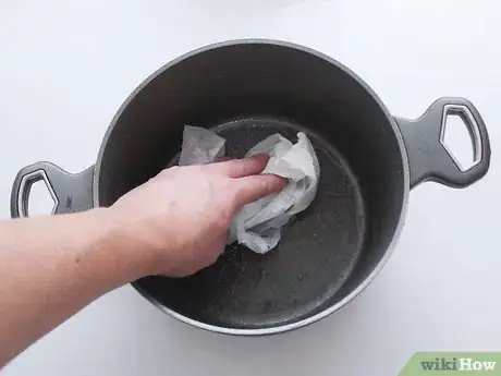 Image titled Clean a Dutch Oven Step 13