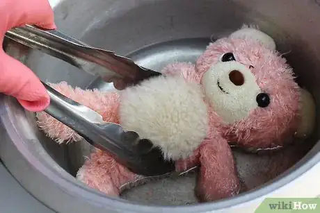 Image titled Make Waxed Dipped Bears Step 4