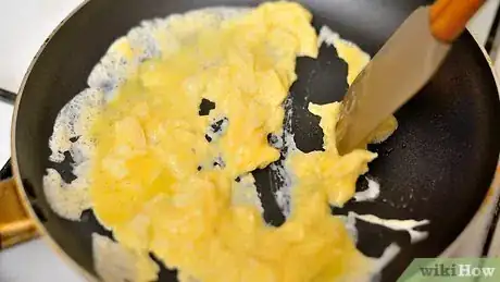 Image titled Make Scrambled Eggs Benedict Step 11