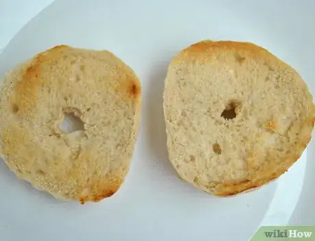 Image titled Make Peanut Butter Banana Bagels Step 19