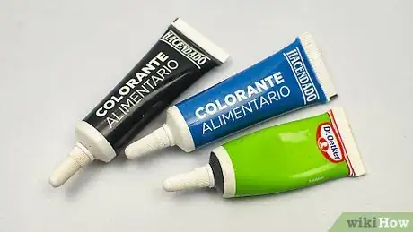 Image titled Decorate a Christmas Cake Step 1