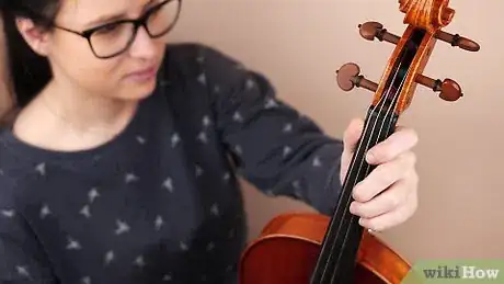 Image titled Hold a Viola Step 1