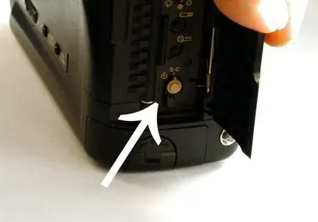 Image titled Canon_T90_drive_mode_switch_22.JPG