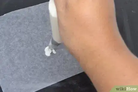 Image titled Make Icing Flowers Step 12