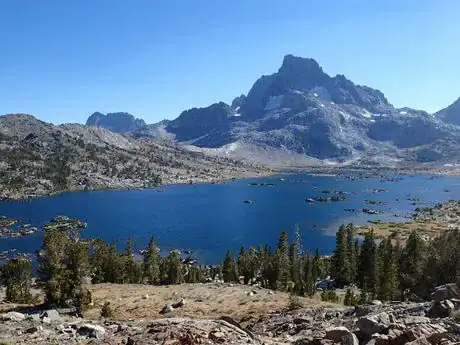 Image titled Thousand Island Lake John Muir Trail.JPG
