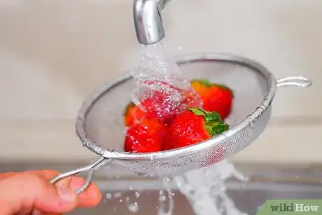 Image titled Make Strawberry Reduction Sauce Step 1