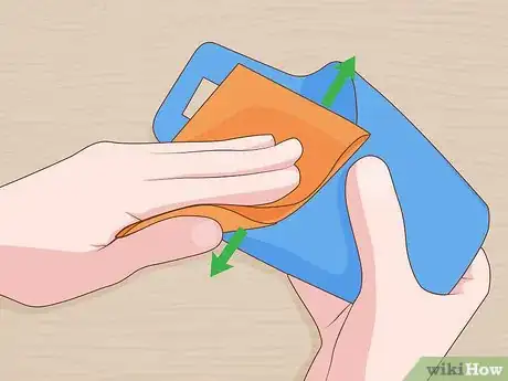 Image titled Turn a Plastic Bottle Into a Phone Charging Station Step 7