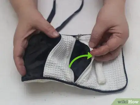 Image titled Make an Emergency Makeup Bag Step 3