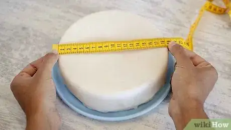 Image titled Paint a Cake Step 2