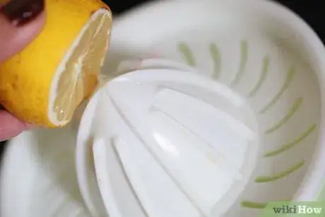 Image titled Lighten Your Hair in the Sun Step 3