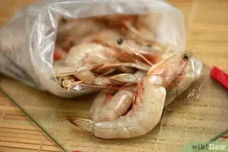 Image titled Clean Prawns Step 4