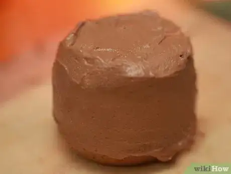 Image titled Frost a Double Layer Cake Step 7