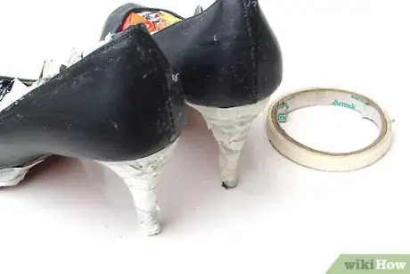 Image titled Make Glitter Pumps Step 4
