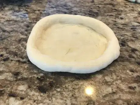 Image titled Pizza dough edge