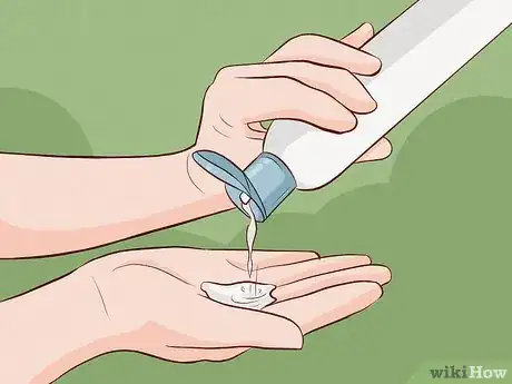 Image titled Use Exfoliating Shampoo Step 1
