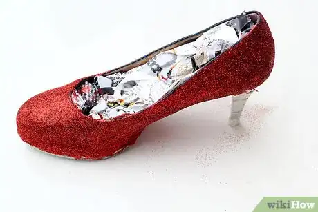 Image titled Make Glitter Pumps Step 9