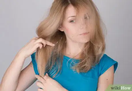 Image titled Achieve a Messy Hair Effect Step 2
