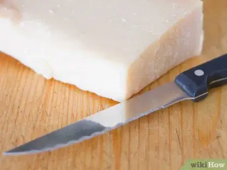 Image titled De Escalate a Child in Crisis Step 1