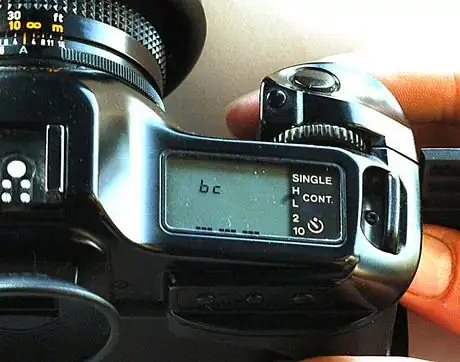 Image titled 2 t90_battery_check_top_LCD_195.JPG