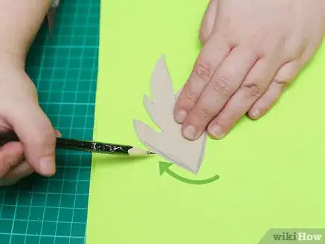 Image titled Make a Paper Wreath Step 8