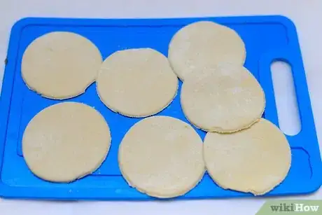 Image titled Make Mini Stromboli Step 2