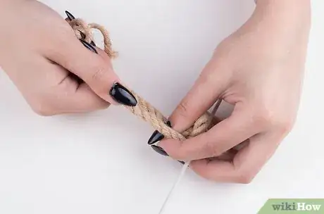 Image titled Tie a Painter Hitch Step 7