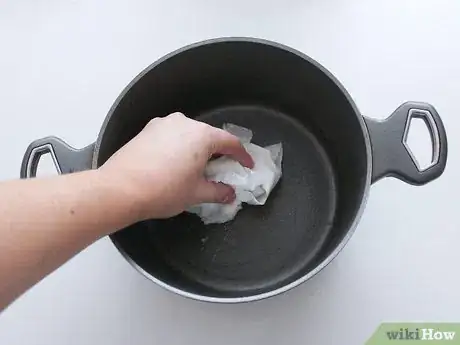 Image titled Clean a Dutch Oven Step 18