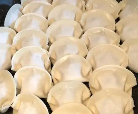 Image titled Fryingthedumplingsreal.jpeg