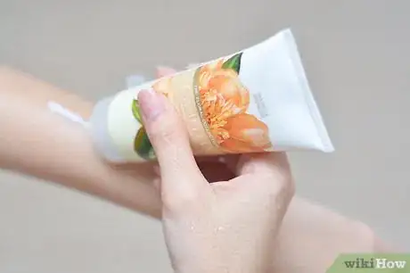 Image titled Combat Dysphoria While Bathing Step 6