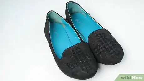 Image titled Make Glitter Shoes Step 1