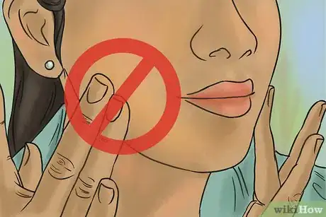 Image titled Use Makeup Setting Spray Step 10