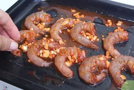 Image titled Make Garlic Shrimp Step 12