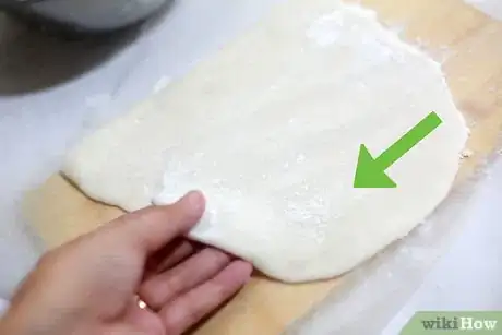 Image titled Roll Fondant Step 8