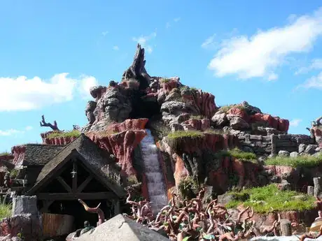 Image titled Splash Mountain Magic Kingdom Walt Disney World December 2008