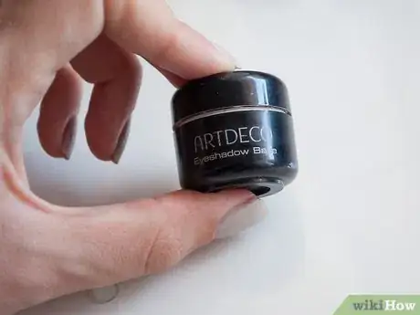 Image titled Do Eyeliner Stacking Step 3