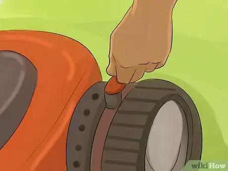 Image titled Mow a Lawn Professionally Step 5