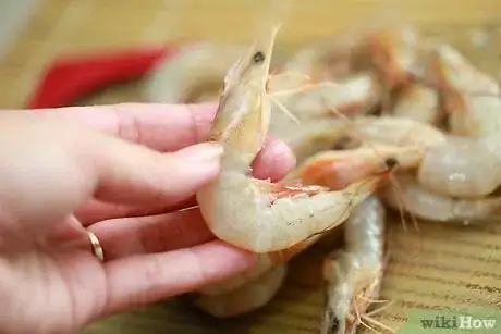 Image titled Clean Prawns Step 2