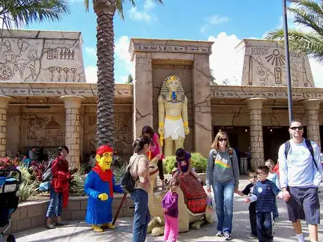 Image titled Lost Kingdom Adventure ride.