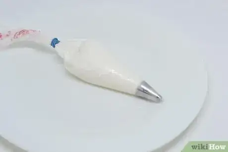 Image titled Make Icing Flowers Step 10