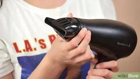 Image titled Dry Hair Like a Professional Step 3