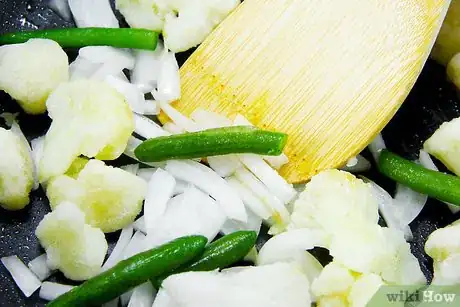 Image titled Use Leftover Latkes Step 2