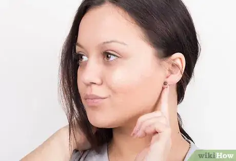 Image titled Choose the Right Jewelry for Your Skin Tone and Face Shape Step 7