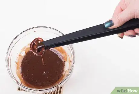 Image titled Make Chocolate Covered Pretzels Step 6